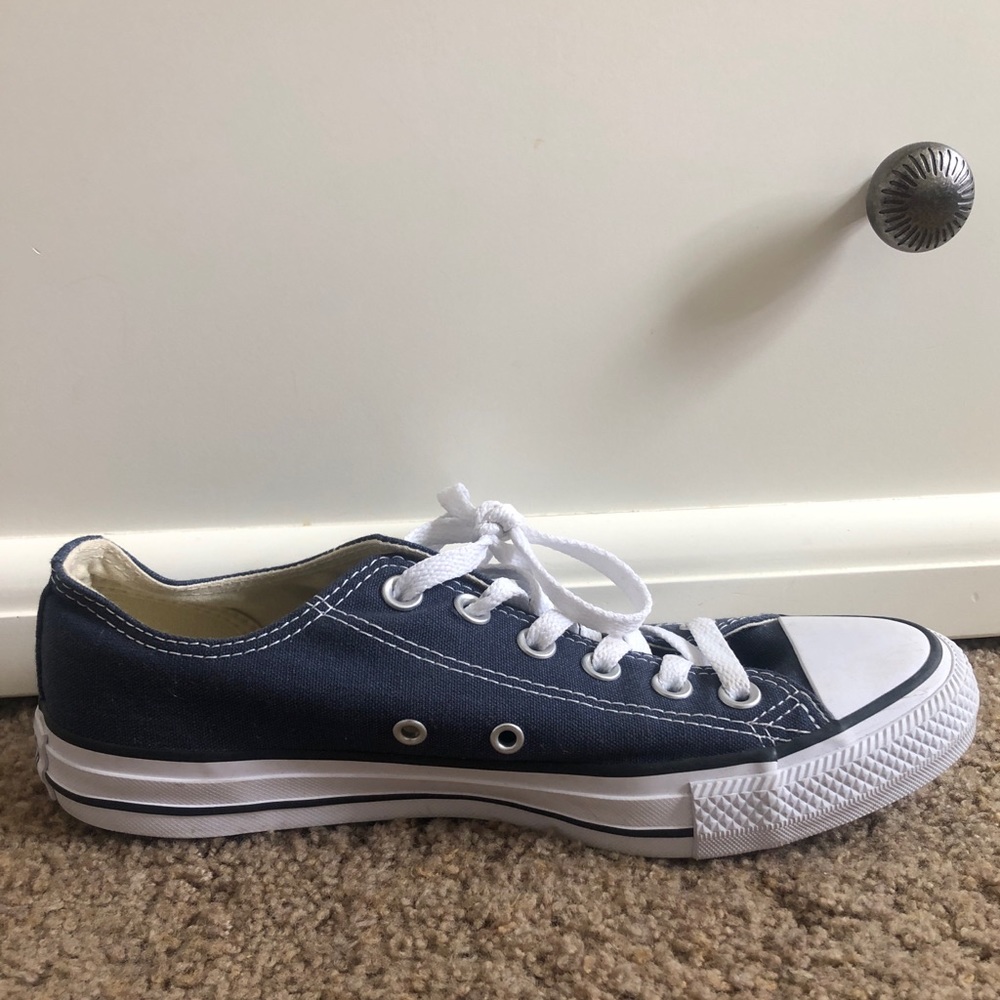 Like New Navy Converse